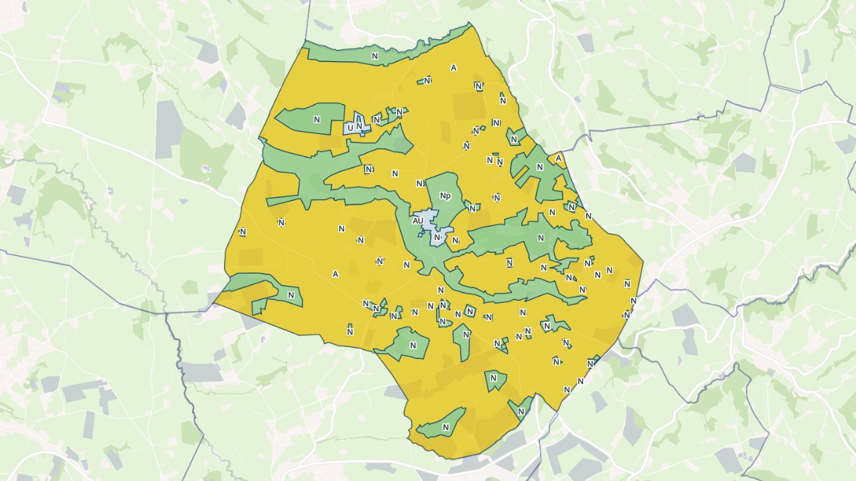 Aperçu cartographique de Saint-Hilaire-sous-Charlieu, centré sur la commune