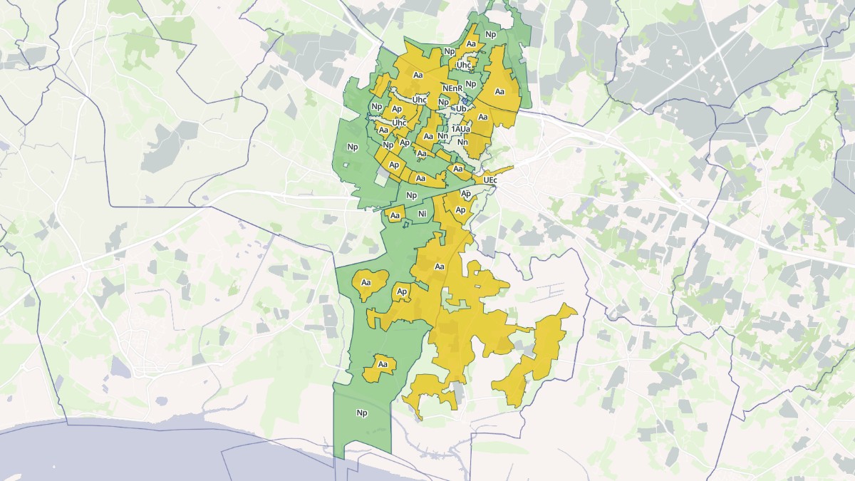 Aperçu cartographique de La Chapelle-Launay, centré sur la commune
