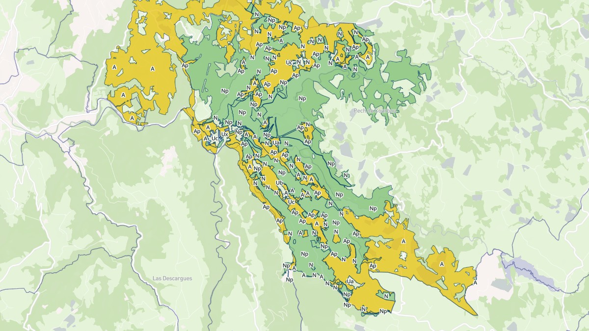 Aperçu cartographique de Latouille-Lentillac, centré sur la commune