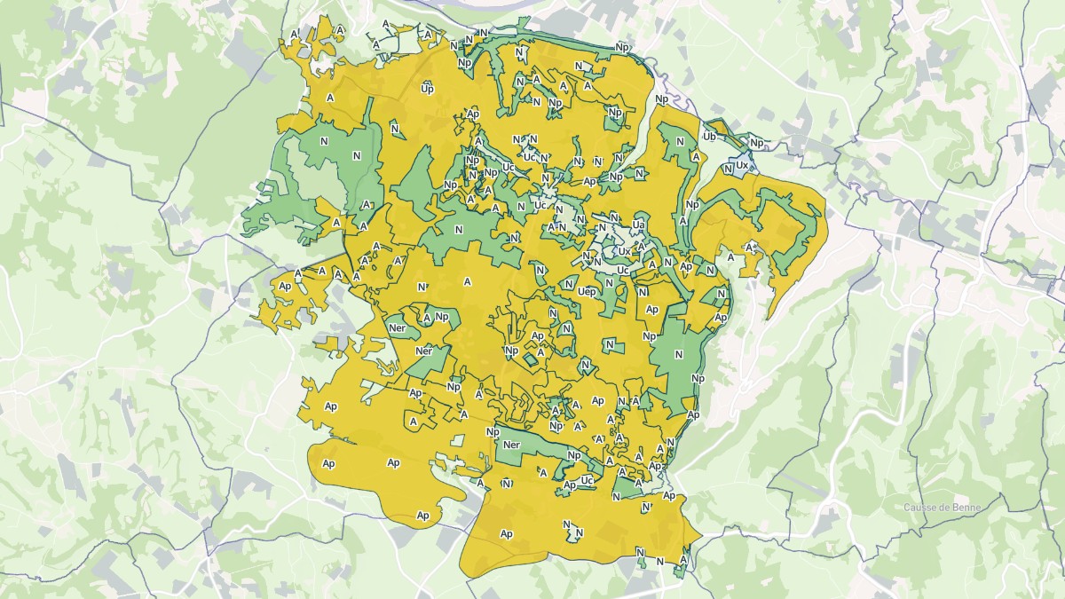 Aperçu cartographique de Loubressac, centré sur la commune
