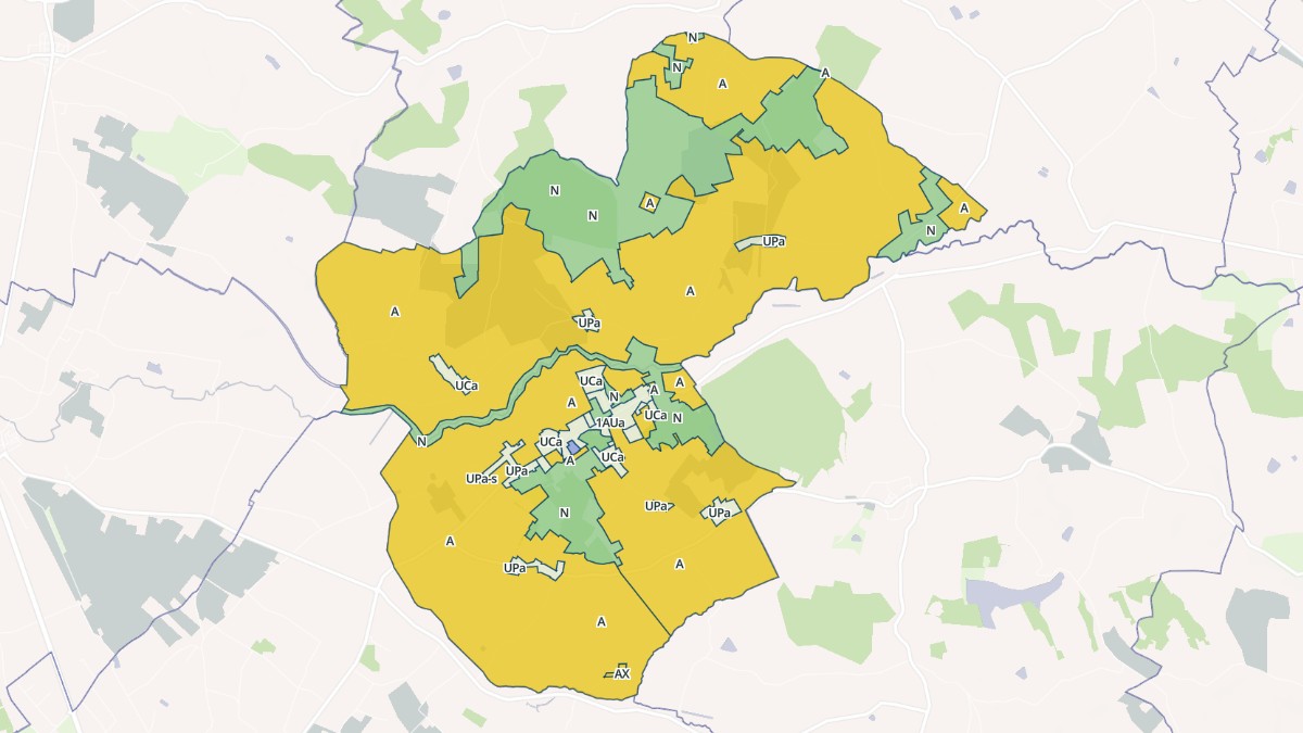 Aperçu cartographique de Varès, centré sur la commune