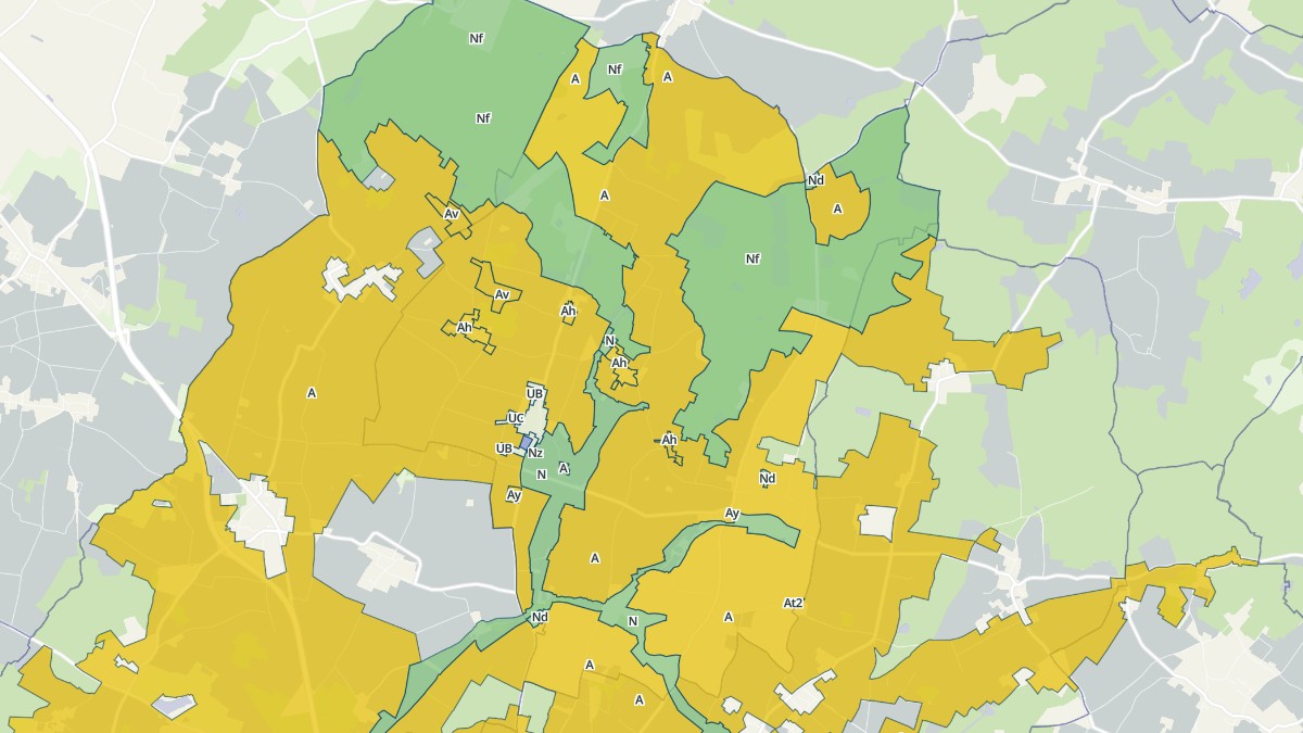 Aperçu cartographique de Dénezé-sous-Doué, centré sur la commune