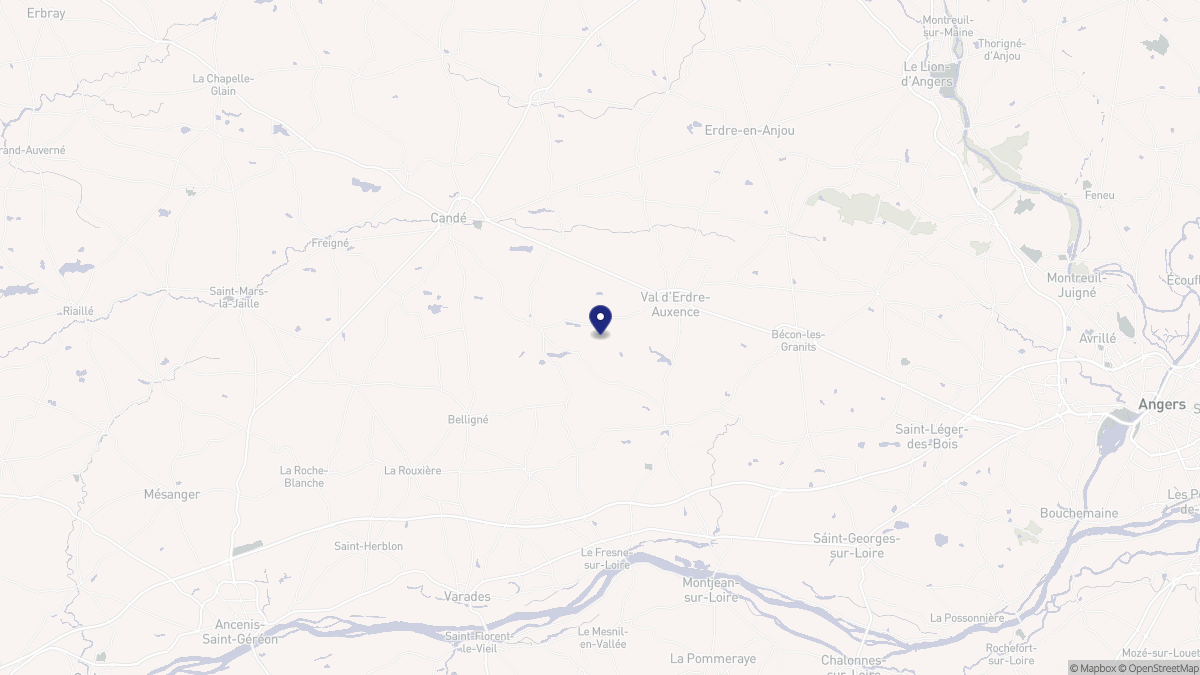 Aperçu cartographique de Val d'Erdre-Auxence, centré sur la commune