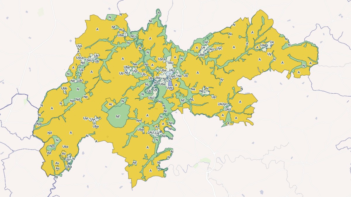 Aperçu cartographique de Montrevault-sur-Èvre, centré sur la commune