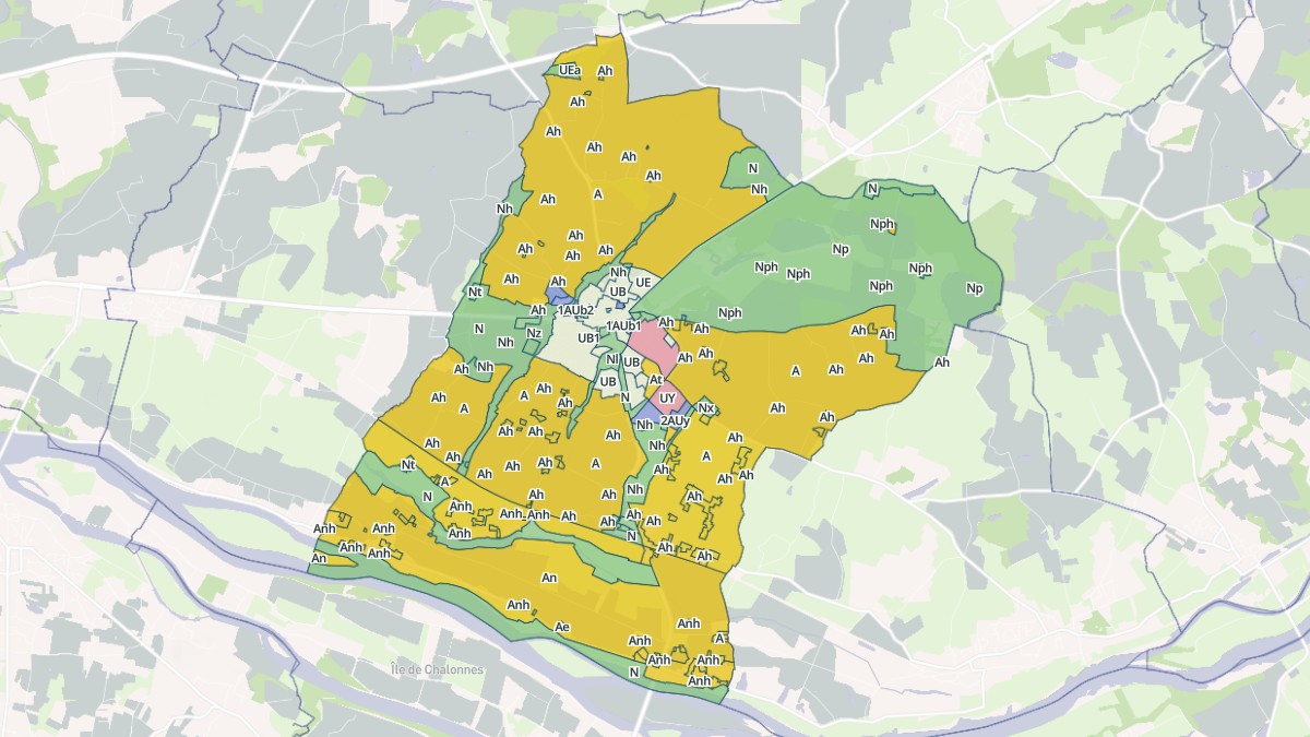 Aperçu cartographique de Saint-Georges-sur-Loire, centré sur la commune