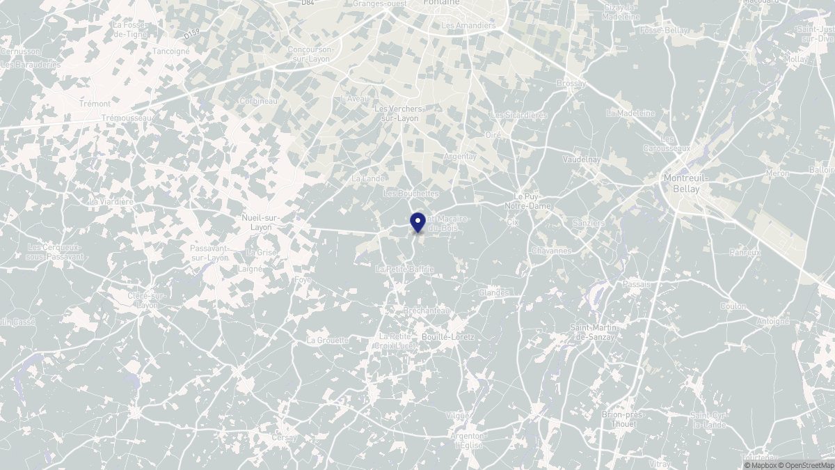 Aperçu cartographique de Saint-Macaire-du-Bois, centré sur la commune