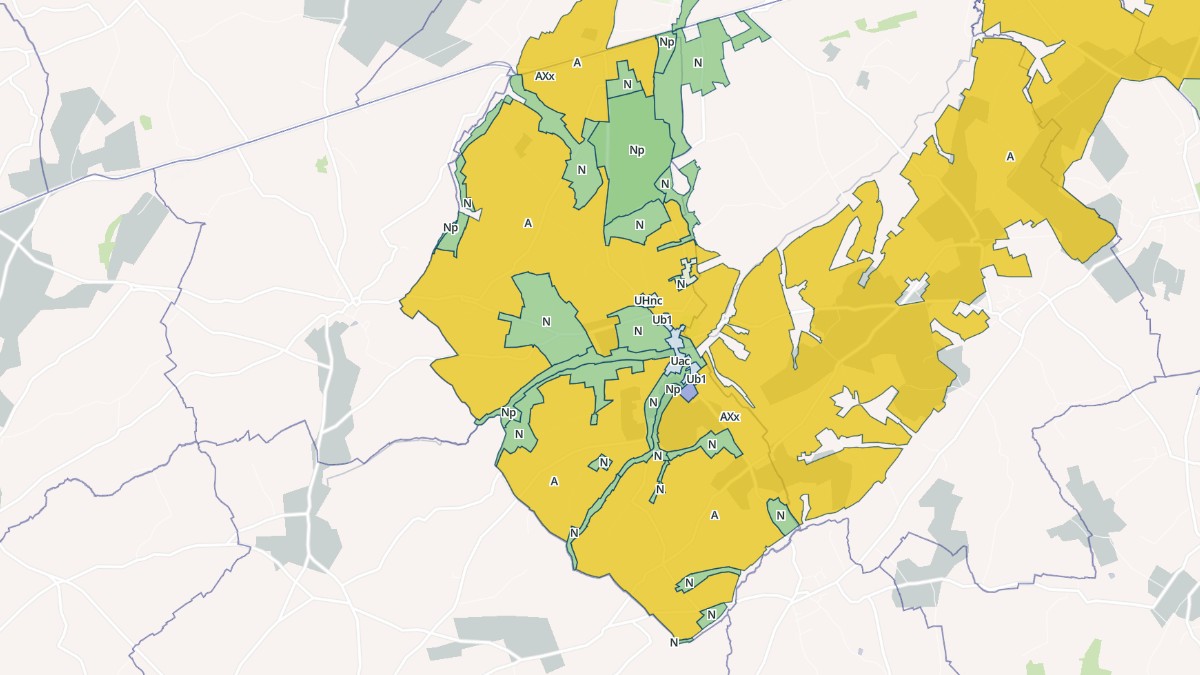 Aperçu cartographique de Carantilly, centré sur la commune