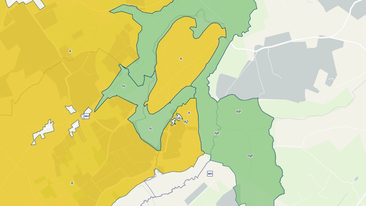 Aperçu cartographique de Nay, centré sur la commune