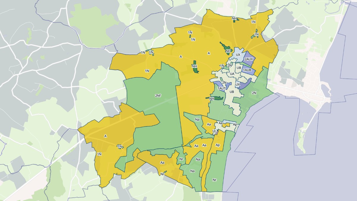 Aperçu cartographique de Quettehou, centré sur la commune