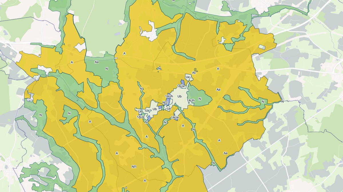 Aperçu cartographique de Loiron-Ruillé, centré sur la commune
