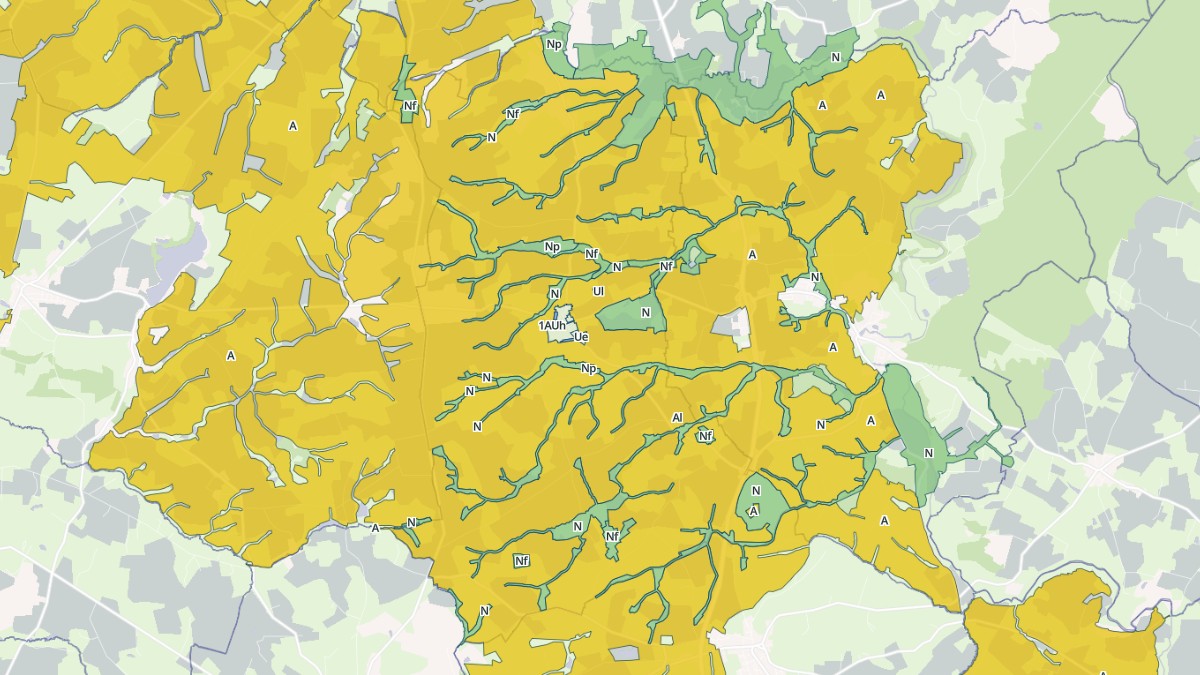 Aperçu cartographique de Saint-Hilaire-du-Maine, centré sur la commune