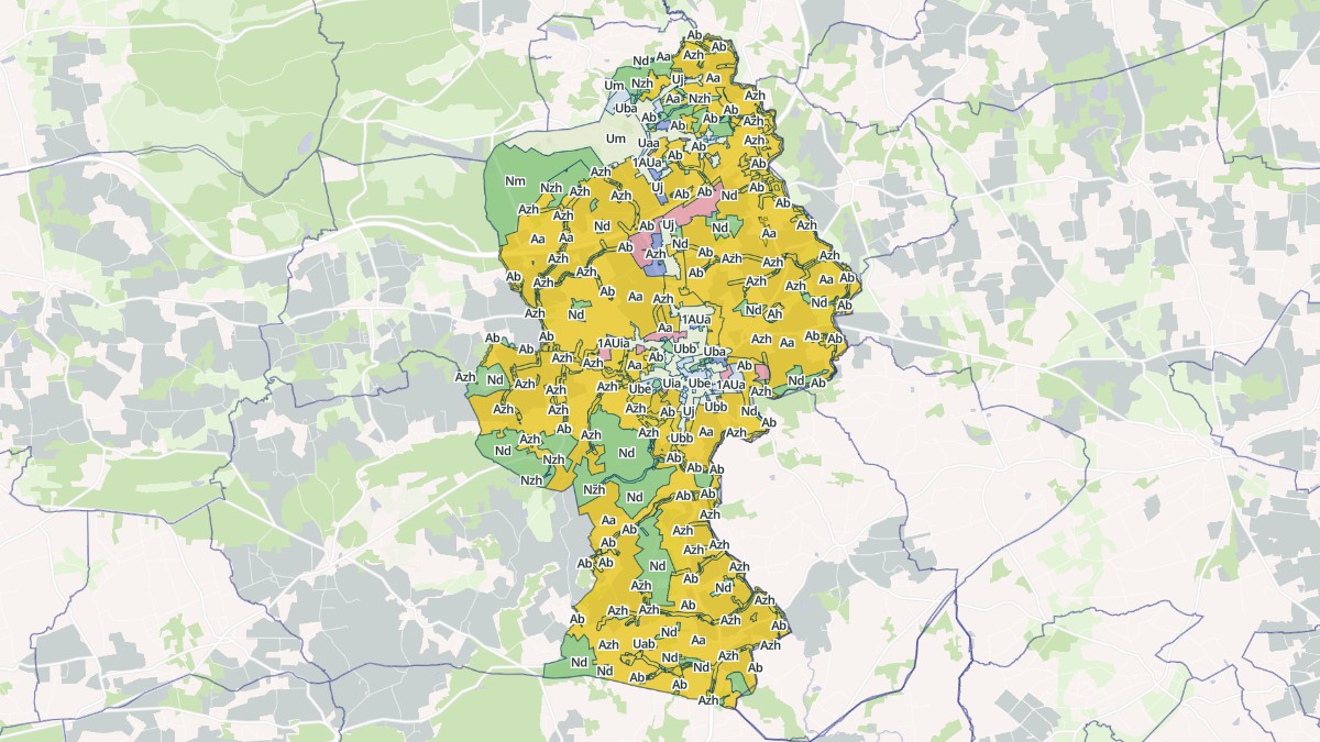 Aperçu cartographique de Guer, centré sur la commune