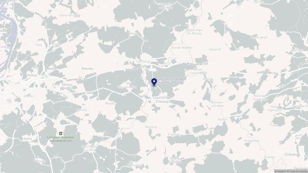 Aperçu cartographique de Courcelles-Chaussy, centré sur la commune