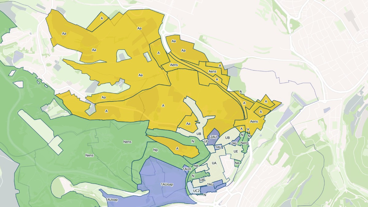 Aperçu cartographique de Russange, centré sur la commune