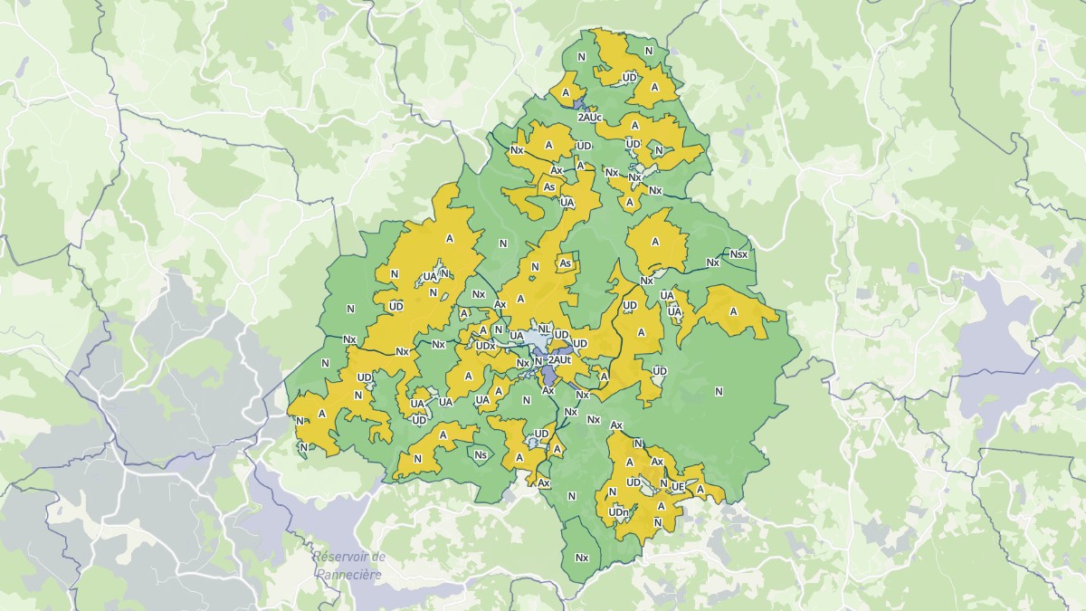 Aperçu cartographique de Ouroux-en-Morvan, centré sur la commune