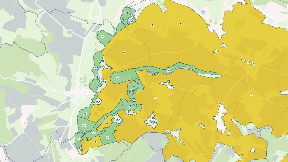 Aperçu cartographique de Saint-Pierre-es-Champs, centré sur la commune