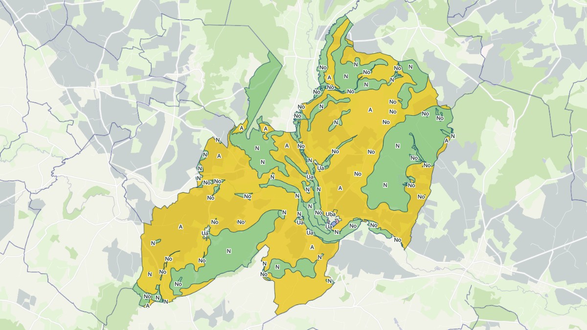 Aperçu cartographique de Cour-Maugis sur Huisne, centré sur la commune