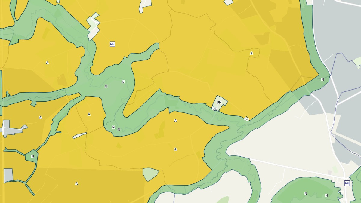 Aperçu cartographique de Comblot, centré sur la commune