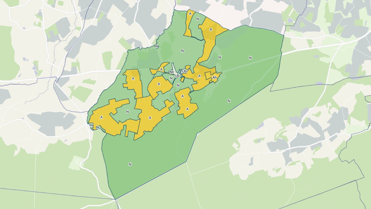 Aperçu cartographique de La Ferrière-Béchet, centré sur la commune