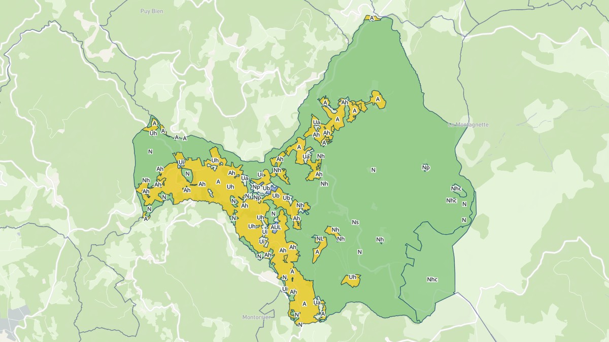 Aperçu cartographique de Le Brugeron, centré sur la commune