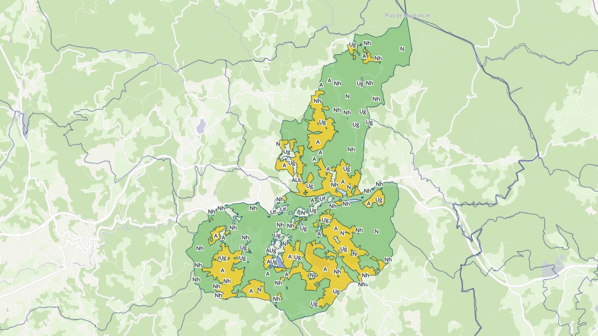 Aperçu cartographique de Celles-sur-Durolle, centré sur la commune