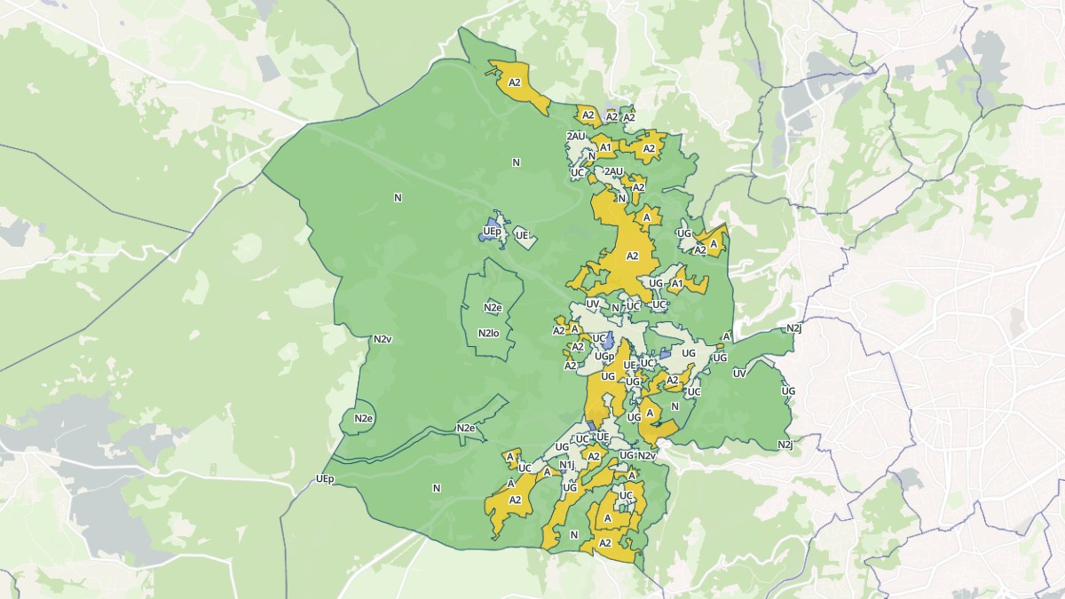 Aperçu cartographique de Orcines, centré sur la commune