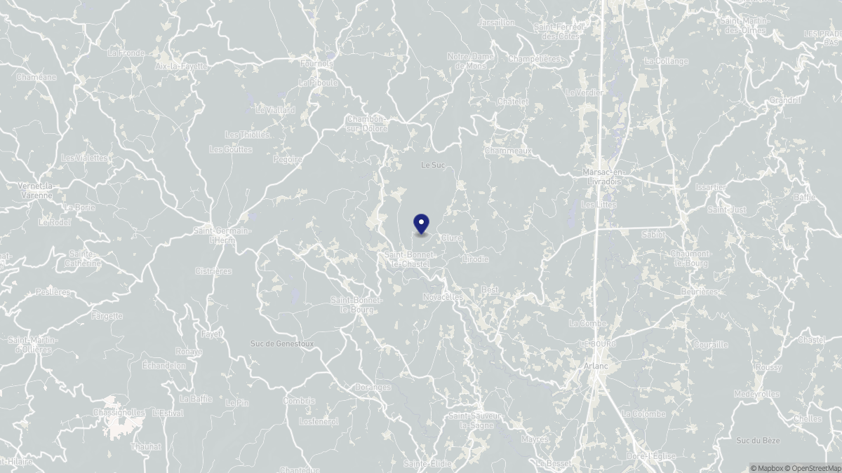 Aperçu cartographique de Saint-Bonnet-le-Chastel, centré sur la commune
