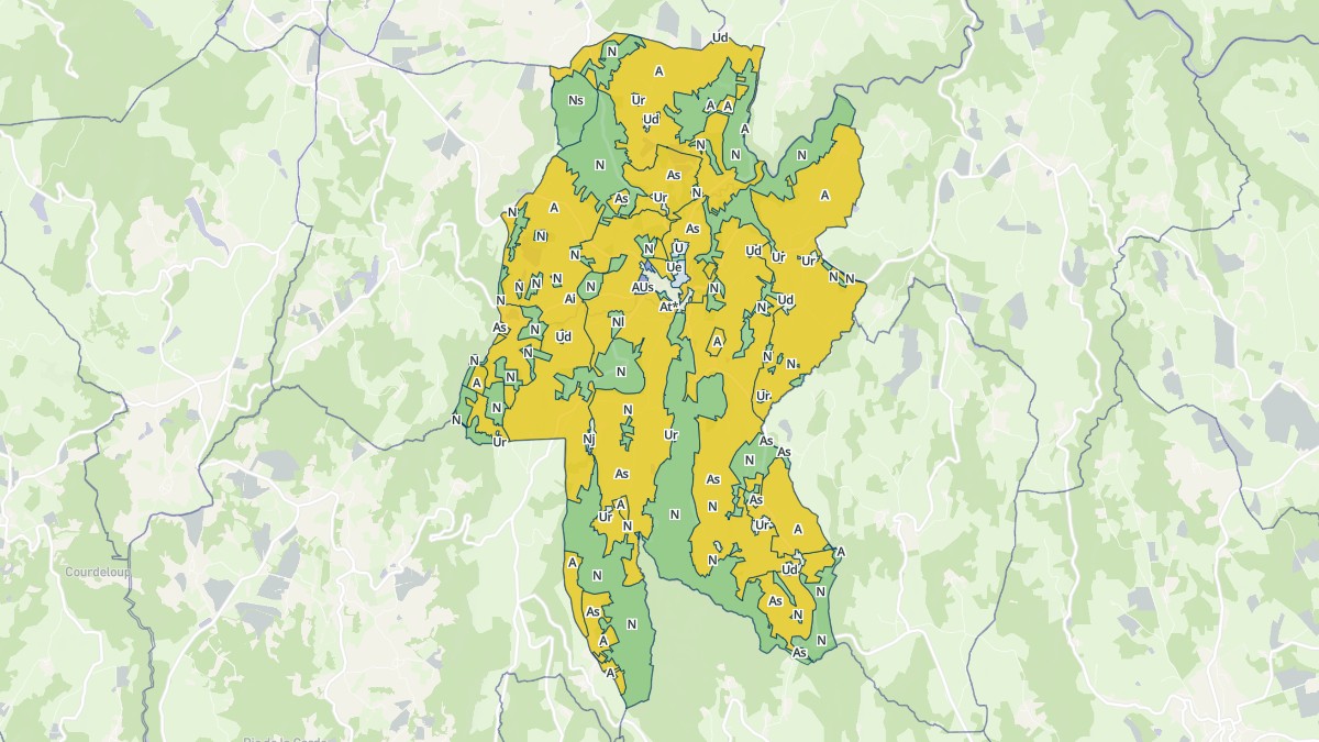Aperçu cartographique de Saint-Dier-d'Auvergne, centré sur la commune