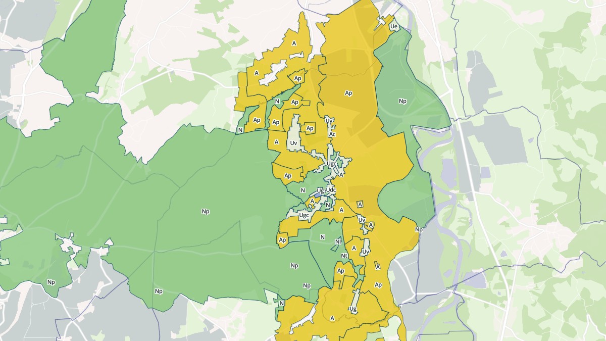 Aperçu cartographique de Saint-Priest-Bramefant, centré sur la commune