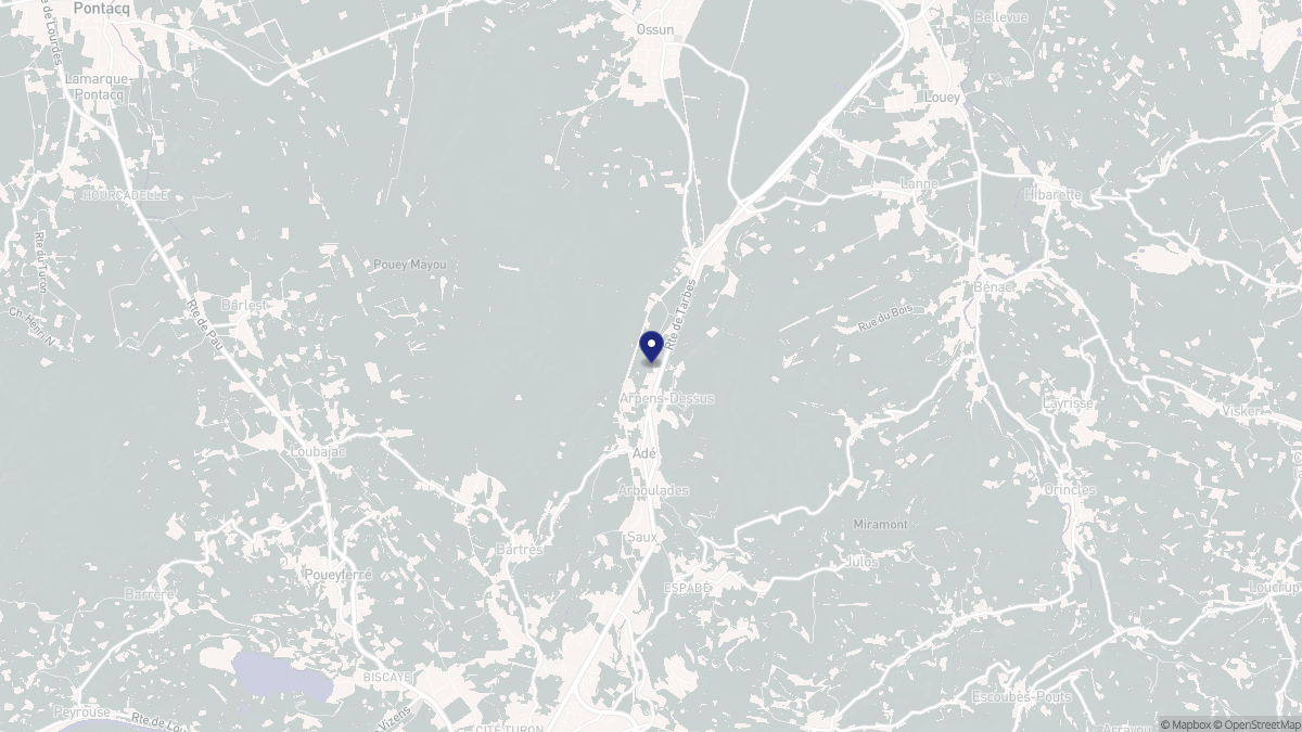 Aperçu cartographique de Adé, centré sur la commune