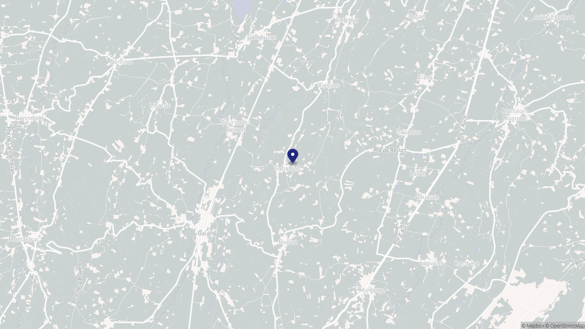 Aperçu cartographique de Sabarros, centré sur la commune