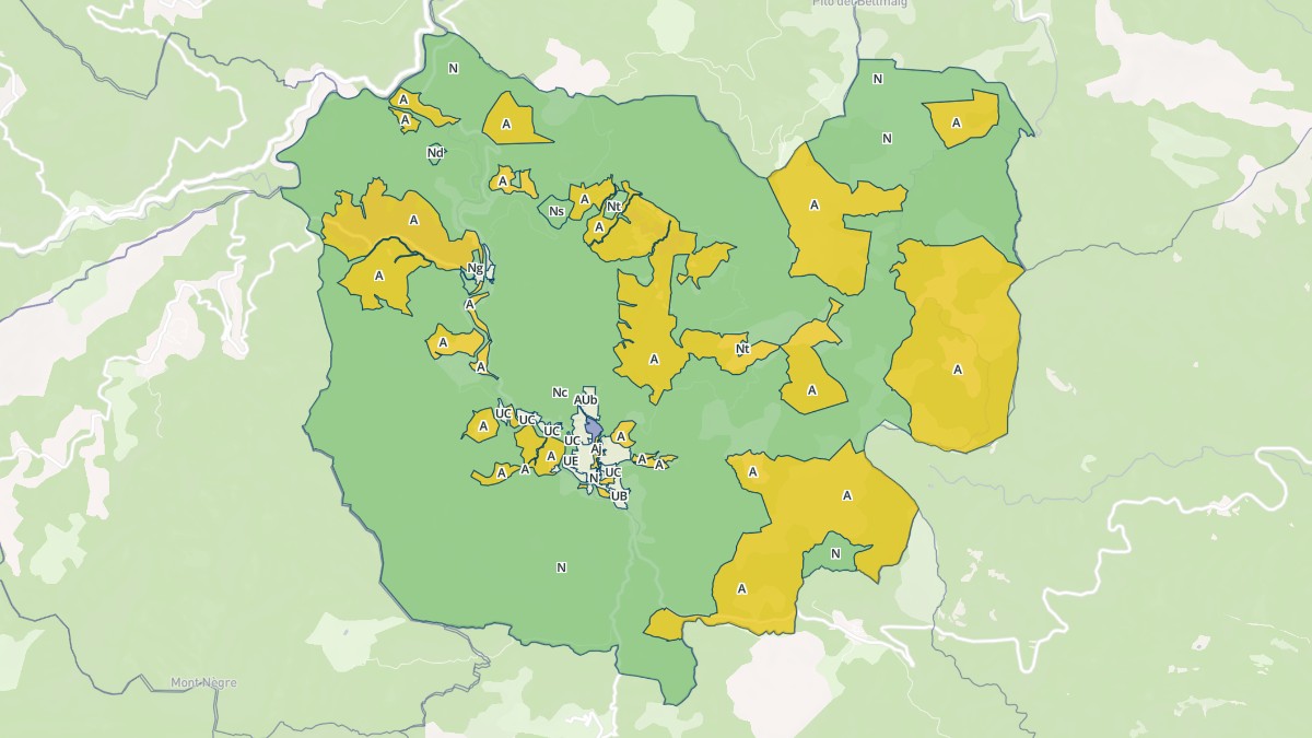 Aperçu cartographique de Saint-Laurent-de-Cerdans, centré sur la commune