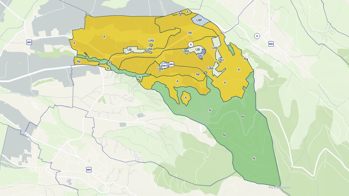 Aperçu cartographique de Sainte-Léocadie, centré sur la commune