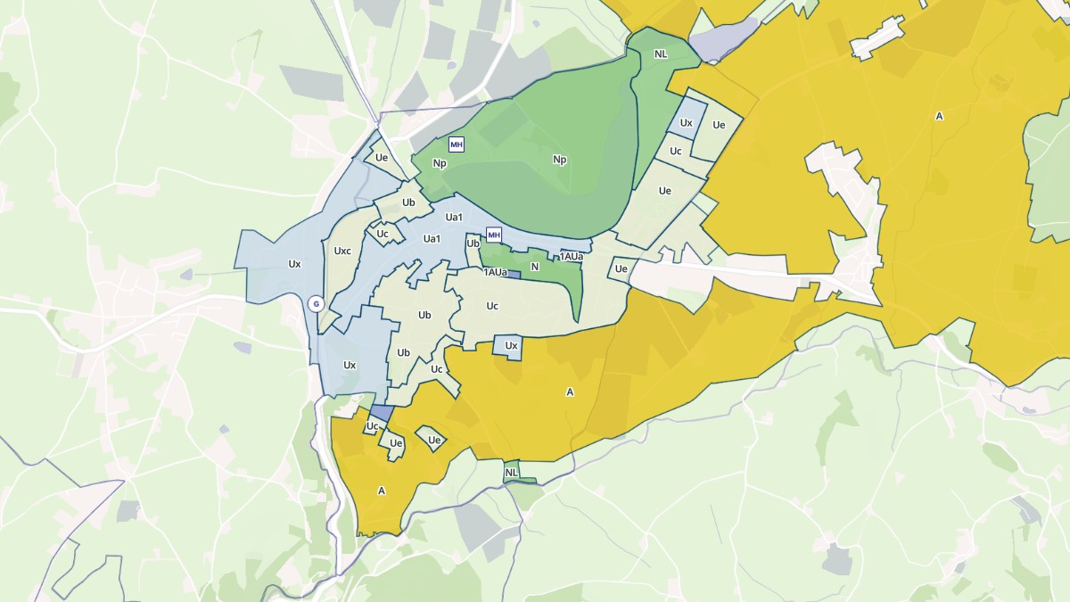 Aperçu cartographique de La Clayette, centré sur la commune