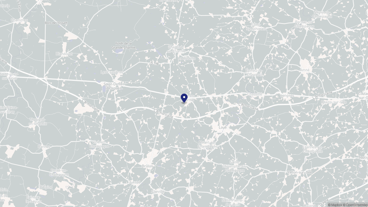 Aperçu cartographique de Joué-en-Charnie, centré sur la commune