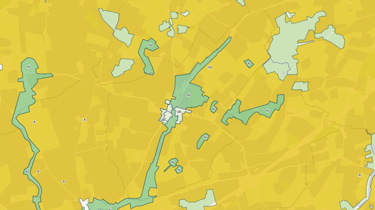 Aperçu cartographique de Saint-Pierre-des-Bois, centré sur la commune