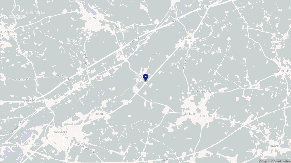 Aperçu cartographique de Vouvray-sur-Huisne, centré sur la commune
