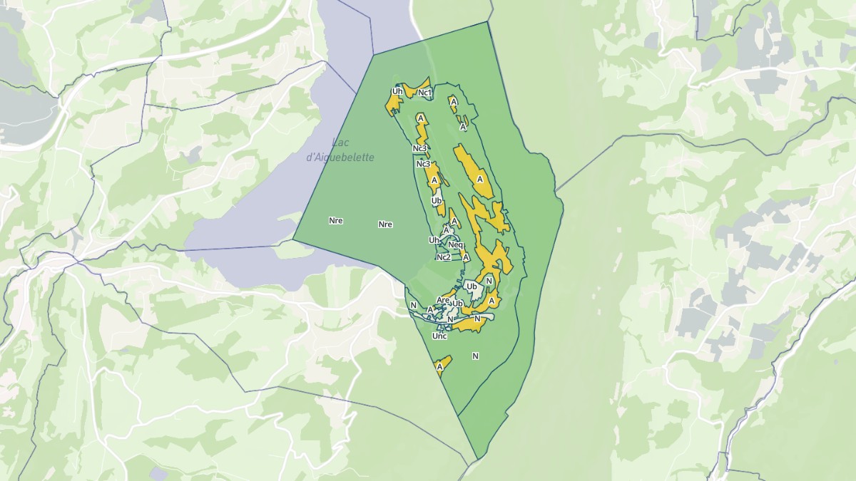 Aperçu cartographique de Aiguebelette-le-Lac, centré sur la commune