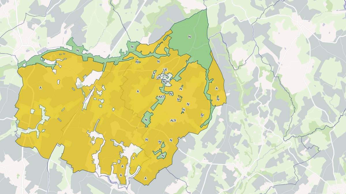 Aperçu cartographique de La Chapelle-Bâton, centré sur la commune