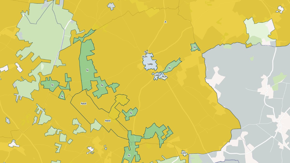 Aperçu cartographique de Loubillé, centré sur la commune