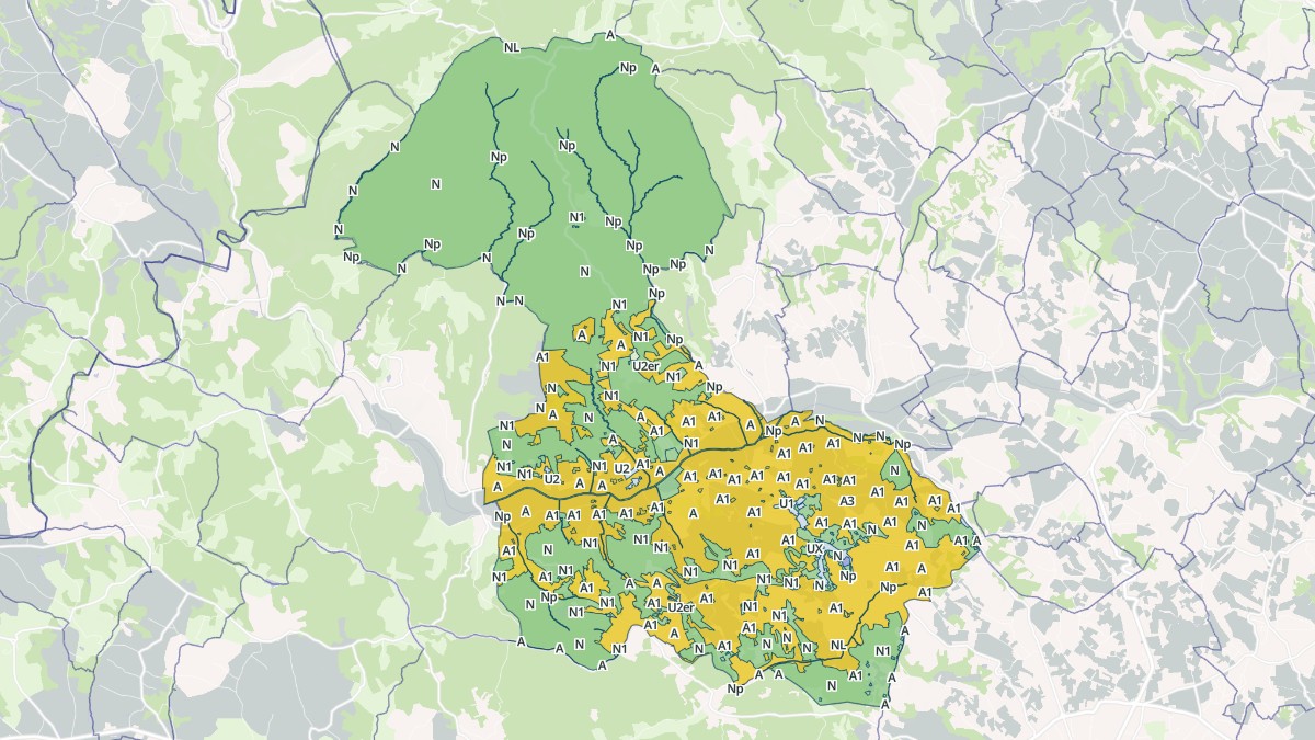 Aperçu cartographique de Castelnau-de-Montmiral, centré sur la commune