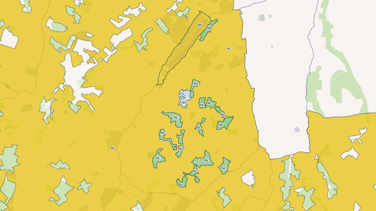 Aperçu cartographique de Gensac, centré sur la commune