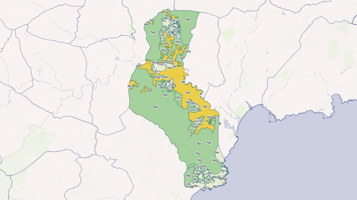 Aperçu cartographique de Roquebrune-sur-Argens, centré sur la commune