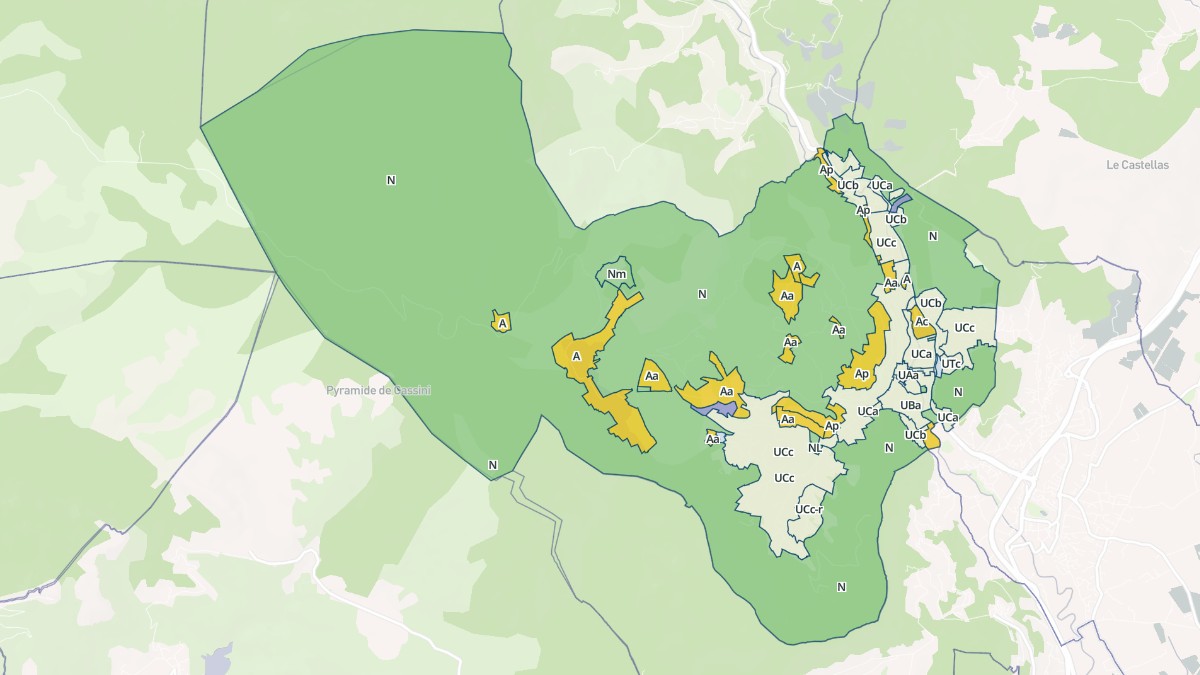 Aperçu cartographique de Solliès-Toucas, centré sur la commune