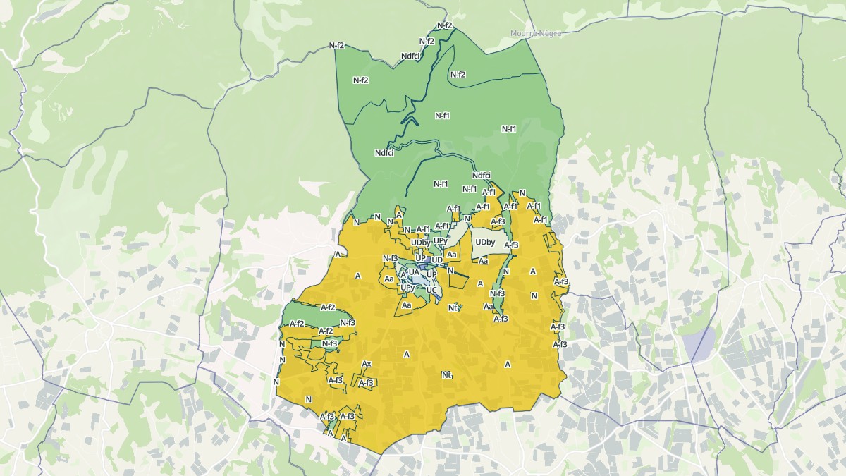 Aperçu cartographique de Cucuron, centré sur la commune