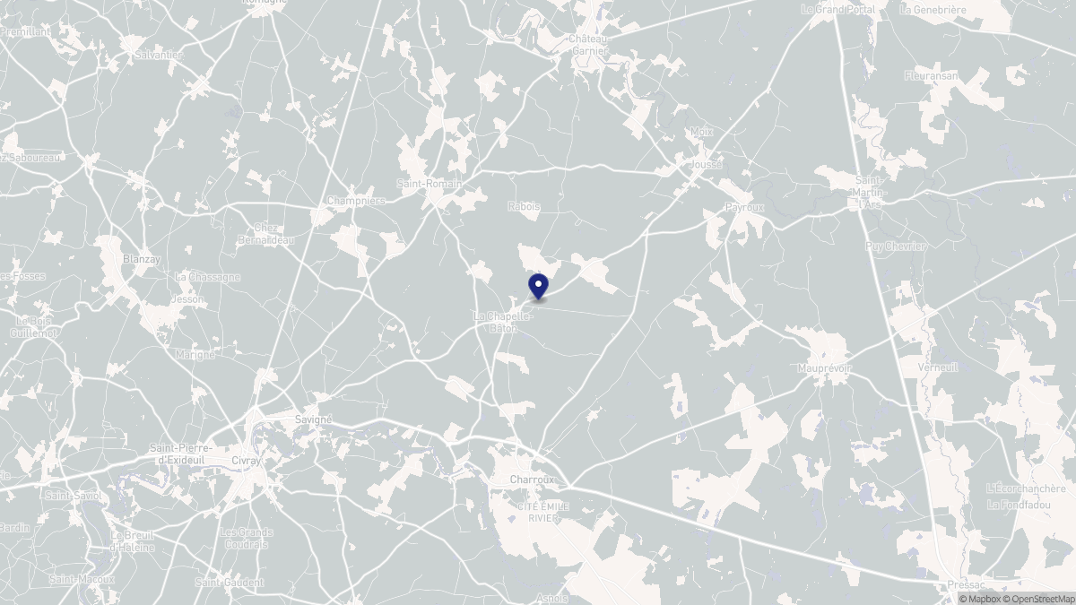 Aperçu cartographique de La Chapelle-Bâton, centré sur la commune
