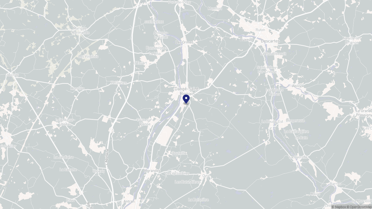 Aperçu cartographique de Dangé-Saint-Romain, centré sur la commune