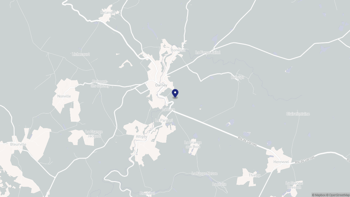 Aperçu cartographique de Darney, centré sur la commune