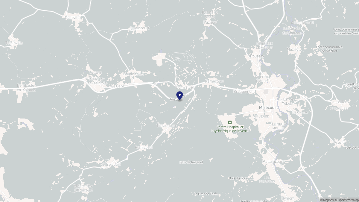 Aperçu cartographique de Domvallier, centré sur la commune