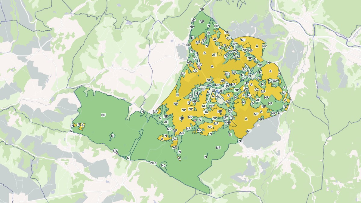 Aperçu cartographique de Hadol, centré sur la commune